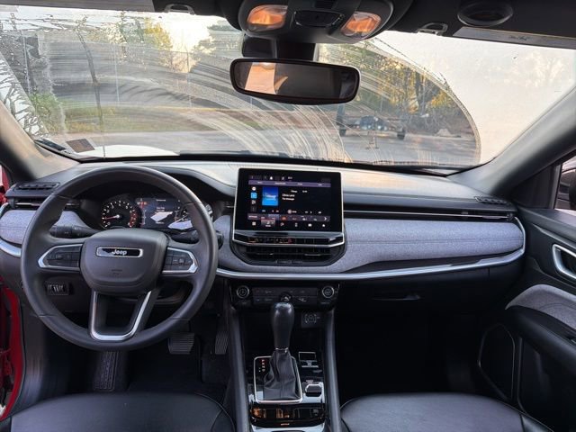Used 2023 Jeep Compass Latitude image 13