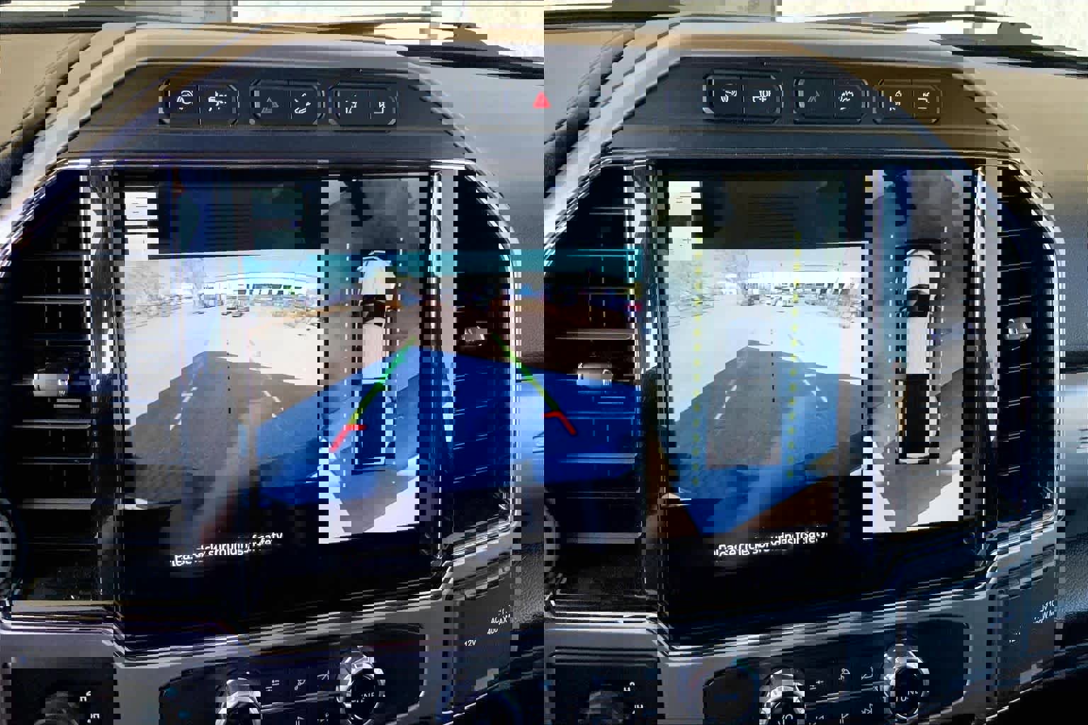 Certified 2022 Ford F450 Platinum w/ FX4 Off-Road Package image 29