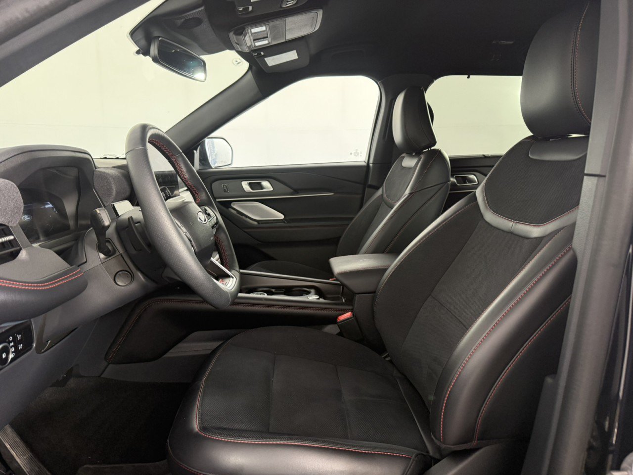 Certified 2025 Ford Explorer ST RWD image 17