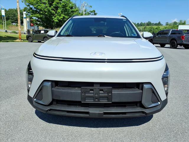 Used 2025 Hyundai Kona SEL FWD image 7
