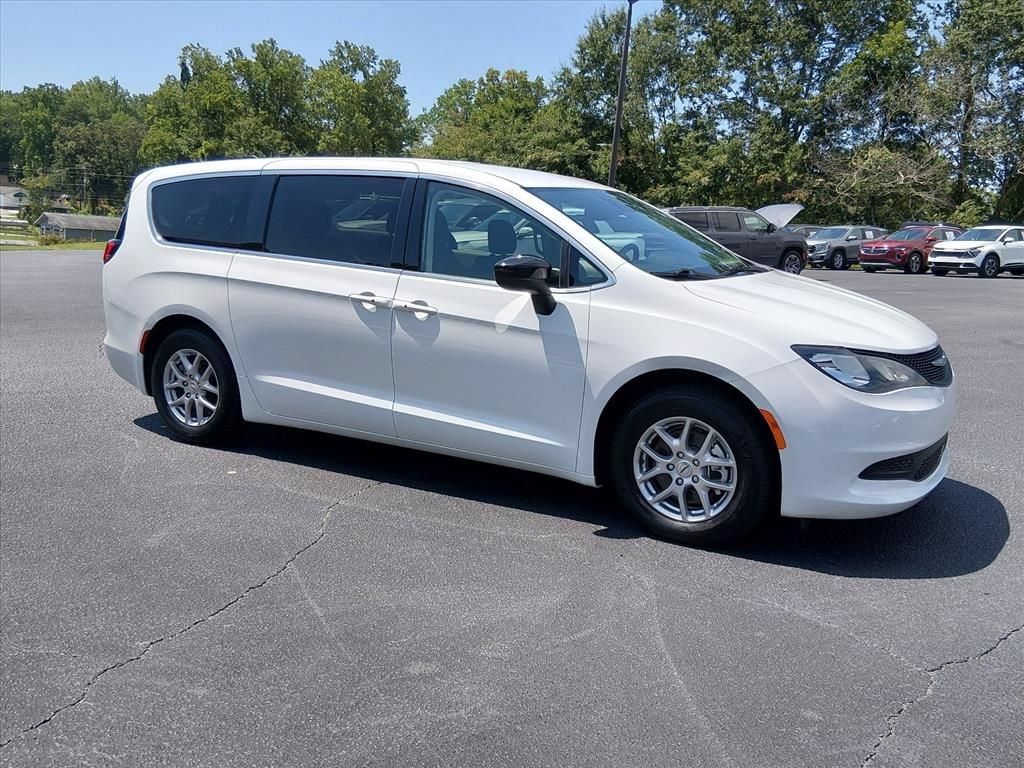 Used 2024 Chrysler Voyager LX FWD image 2