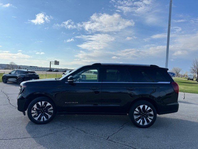 Certified 2025 Ford Expedition Platinum w/ Driver's Package image 2