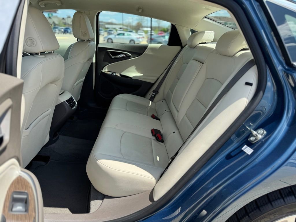 Used 2024 Chevrolet Malibu LT FWD image 32