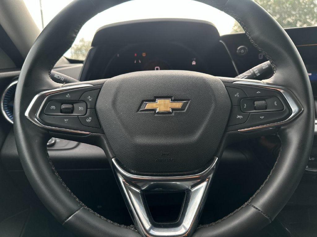 Used 2025 Chevrolet Trax LT w/ LT Convenience Package FWD image 22