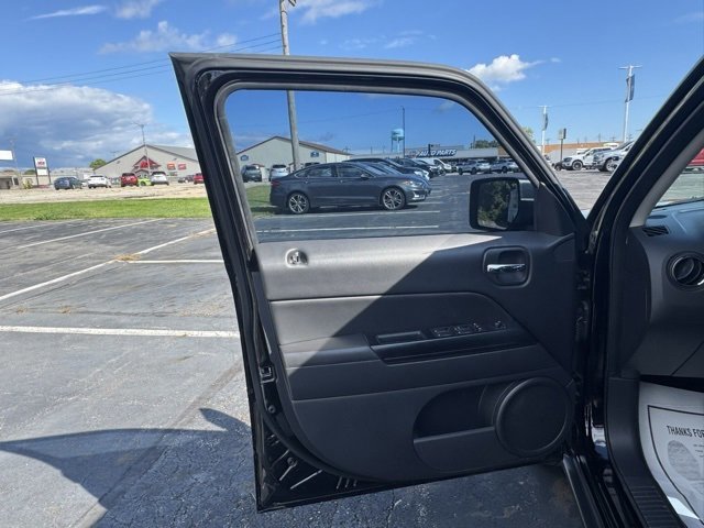 Used 2017 Jeep Patriot Latitude image 13