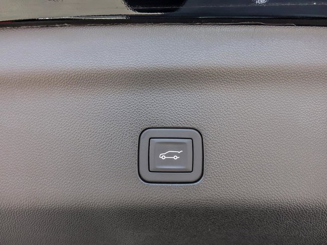 Used 2026 GMC Yukon Denali Ultimate AWD/4WD image 34