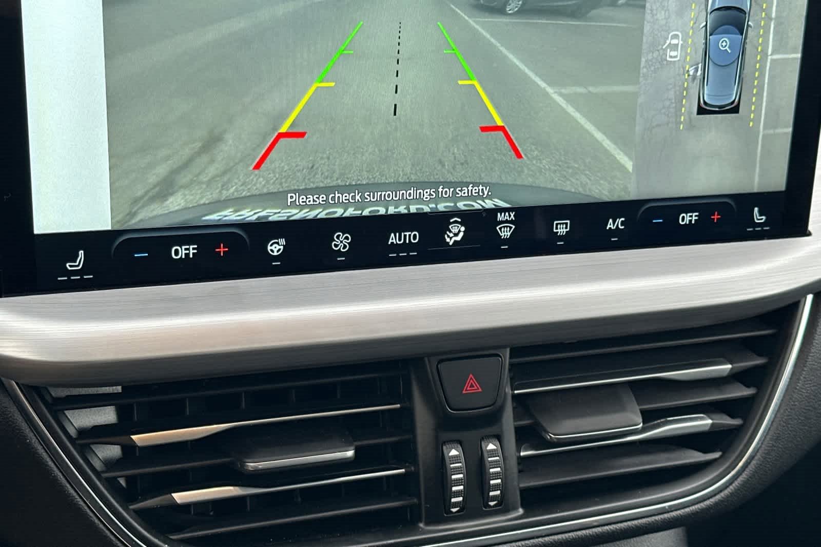 Certified 2025 Ford Escape SE w/ PHEV Premium Package image 21