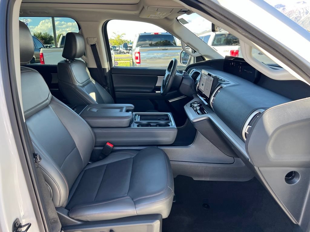 Certified 2025 Ford Expedition Active AWD/4WD image 15