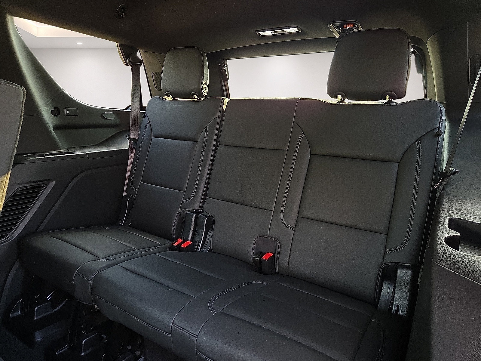 Used 2022 Chevrolet Tahoe LT w/ LT Signature Plus Package AWD/4WD image 10