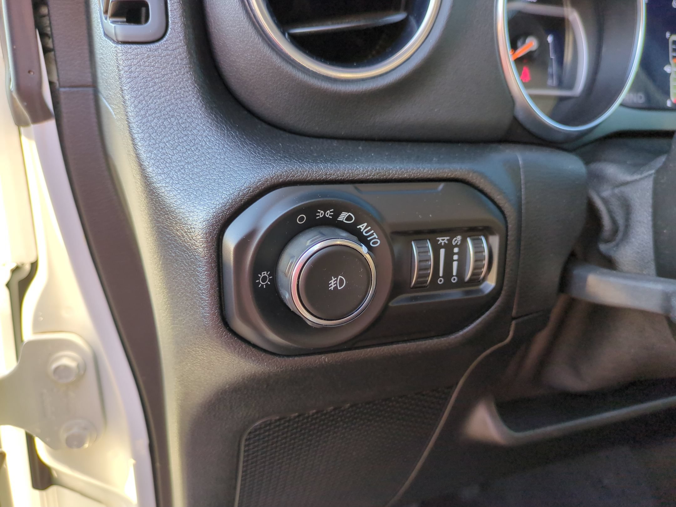 Used 2021 Jeep Wrangler Unlimited Sahara AWD/4WD image 18