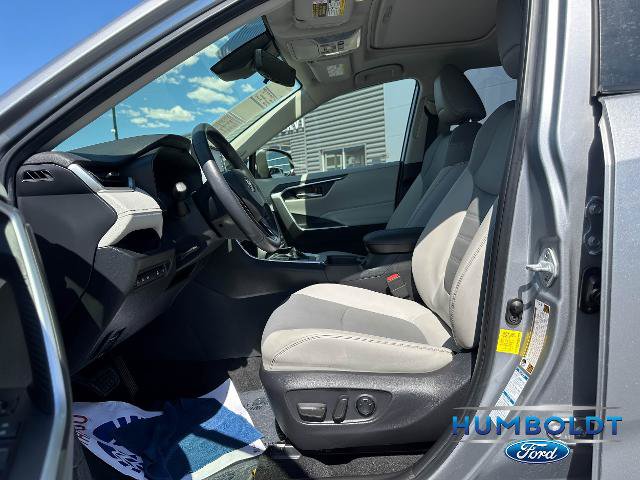 Used 2021 Toyota RAV4 XLE Premium AWD/4WD image 13