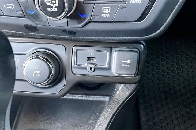 Used 2023 Jeep Renegade Limited AWD/4WD image 20