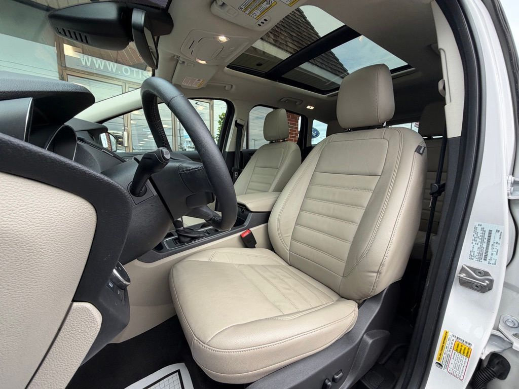 Certified 2019 Ford Escape Titanium AWD/4WD image 17