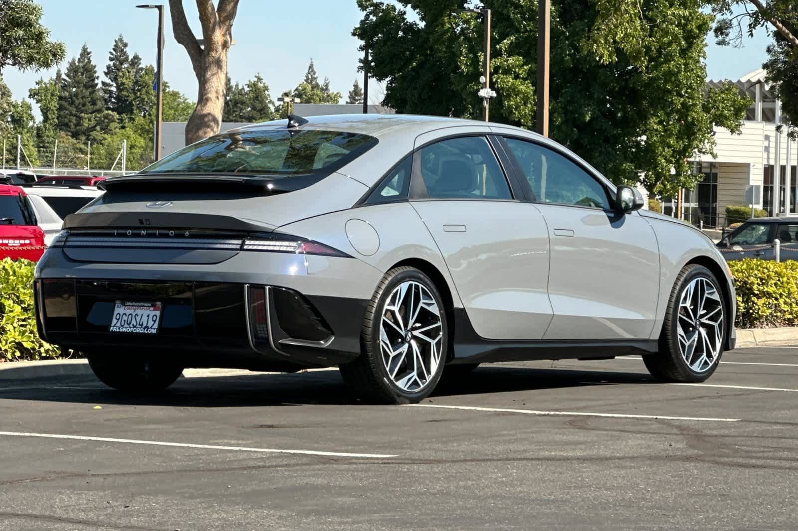 Used 2023 Hyundai Ioniq 6 SEL RWD image 2