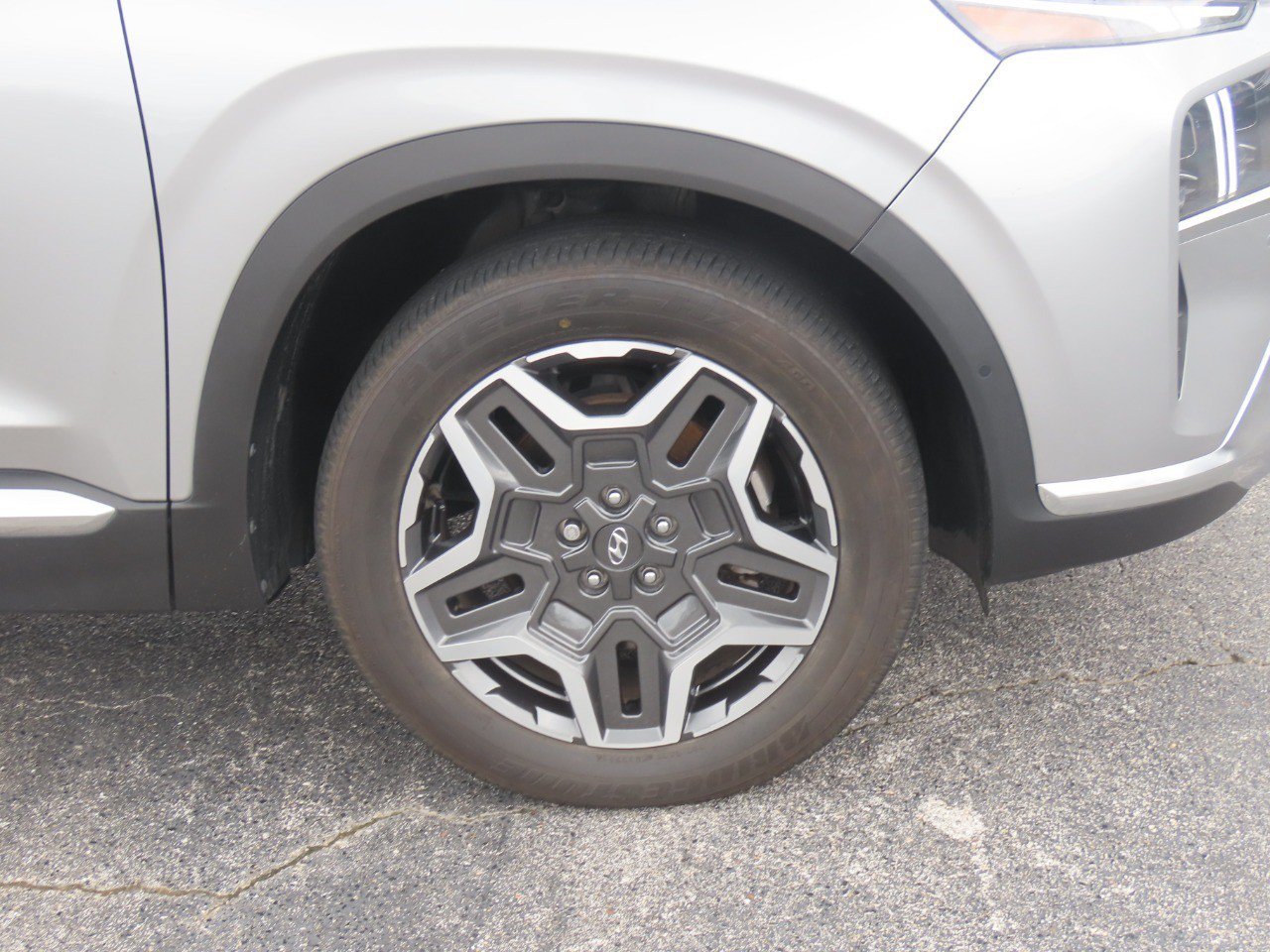 Used 2023 Hyundai Santa Fe Limited FWD image 7