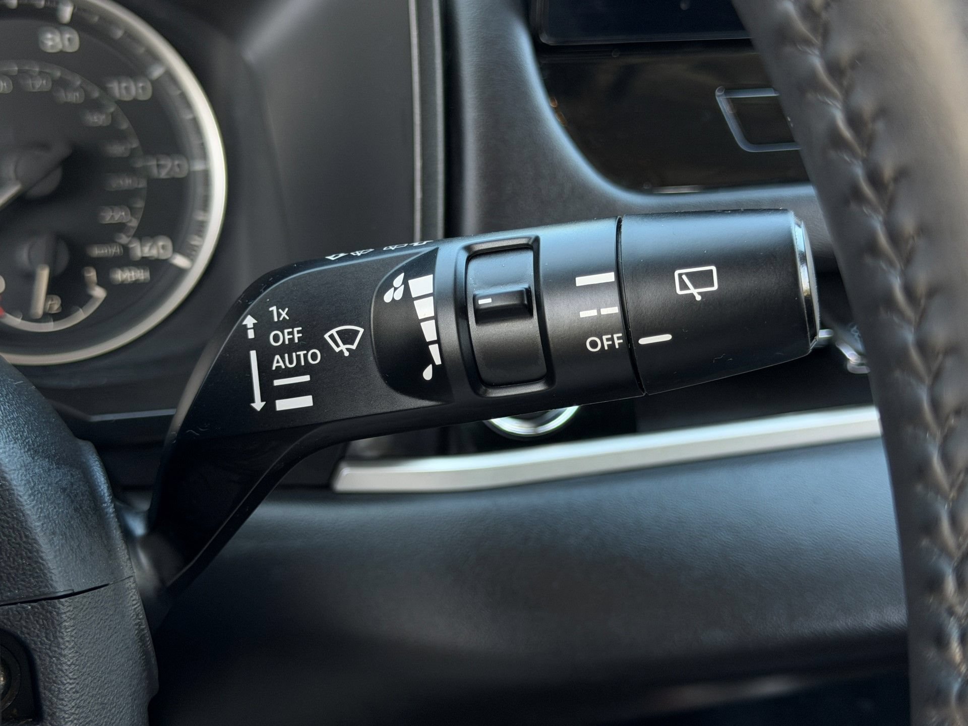 Used 2025 Mitsubishi Outlander SE AWD/4WD image 36