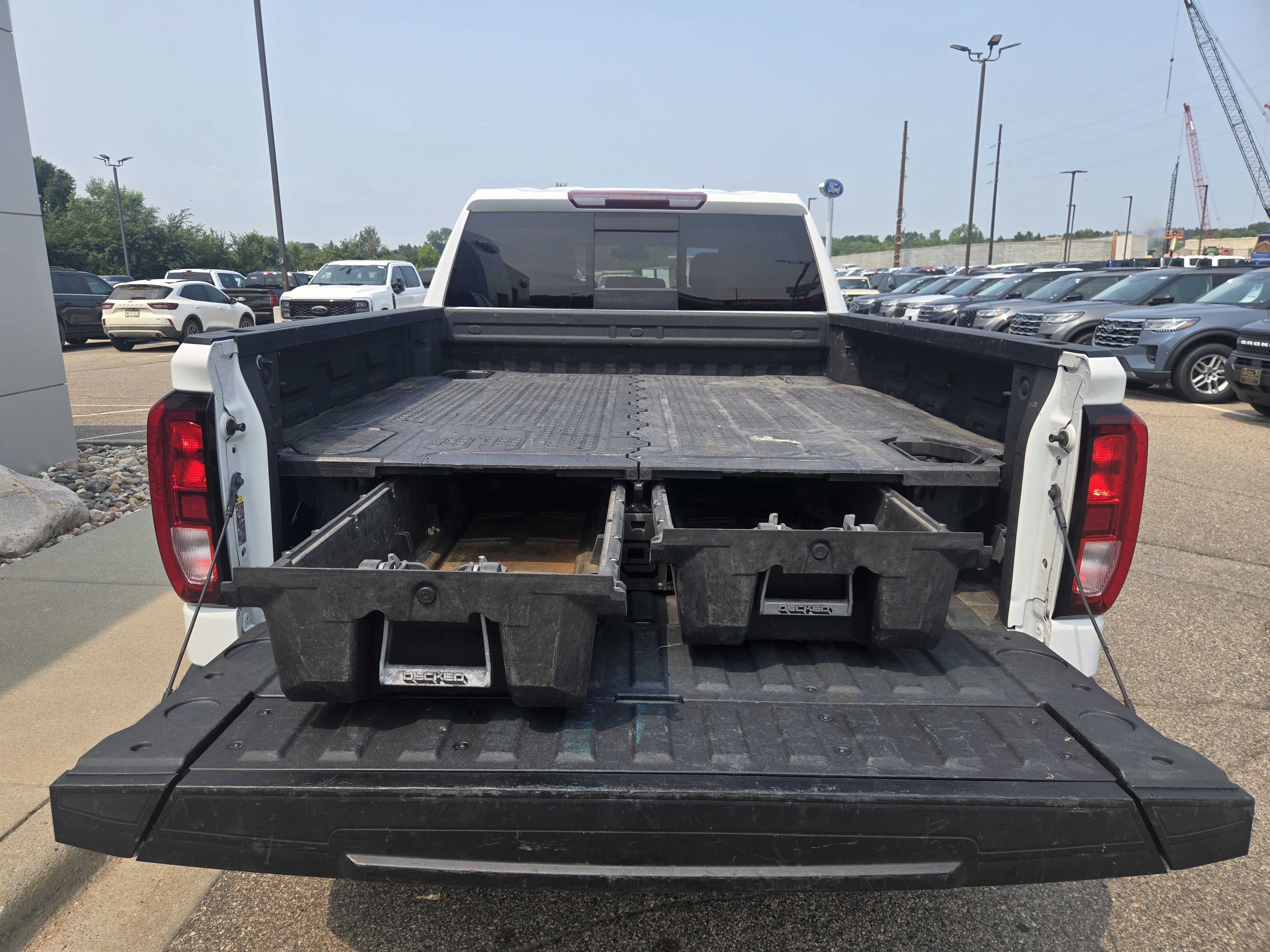 Used 2022 GMC Sierra 1500 Elevation w/ Preferred Package AWD/4WD image 13