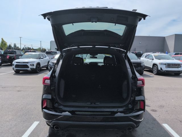 Certified 2024 Ford Escape ST-Line w/ Tech Pack #1 AWD/4WD image 18