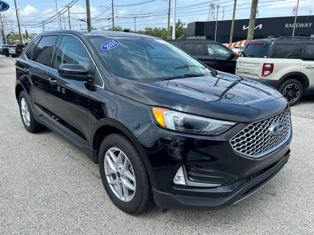 Certified 2024 Ford Edge SEL w/ Convenience Package AWD/4WD image 4