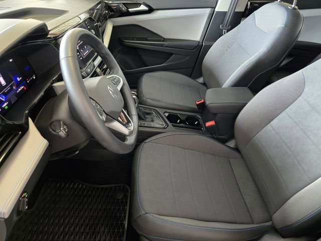 Used 2024 Volkswagen Taos SE FWD image 15
