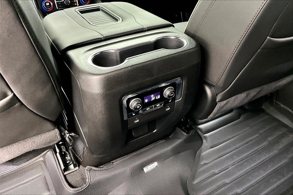 Used 2024 Chevrolet Suburban Premier AWD/4WD image 34