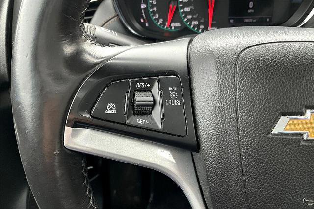 Used 2022 Chevrolet Trax LT w/ LT Convenience Package image 21