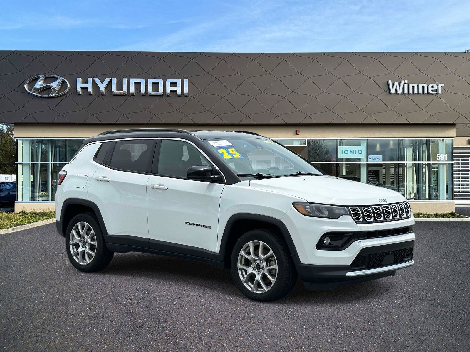 Used 2025 Jeep Compass Limited AWD/4WD image 5