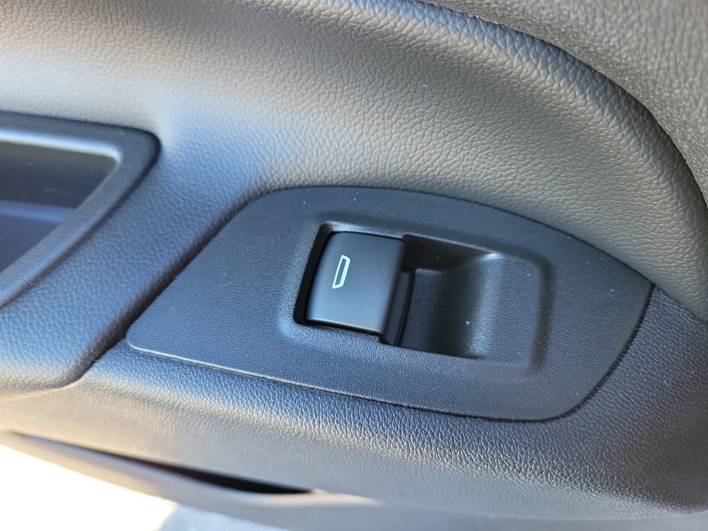 Used 2020 Chevrolet Equinox LT image 16