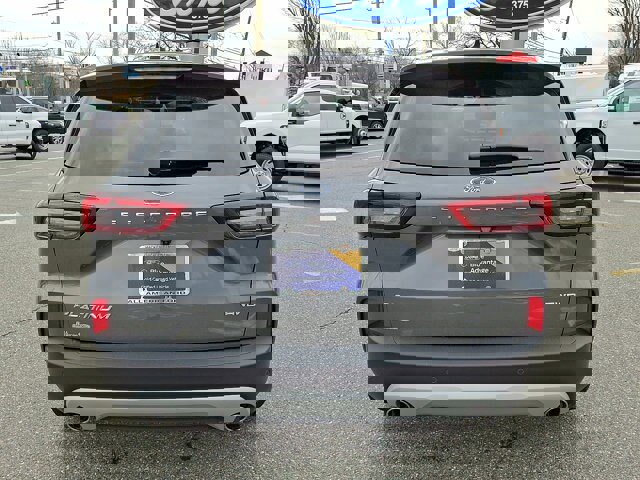 Certified 2023 Ford Escape Platinum w/ Premium Technology Package AWD/4WD image 3