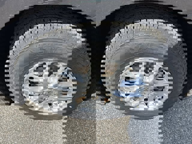 Used 2023 Chrysler Voyager LX image 9