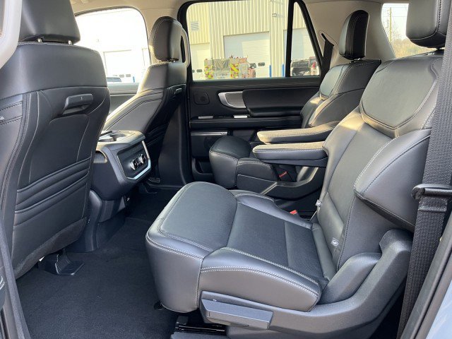 Certified 2025 Ford Expedition Max Platinum w/ Driver's Package image 9