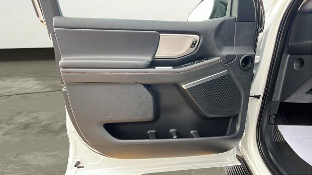 Certified 2025 Ford Expedition Active image 16