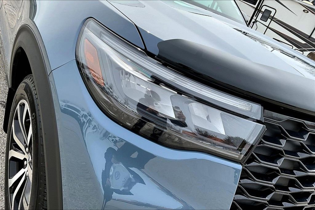 Certified 2025 Ford Explorer ST-Line image 31