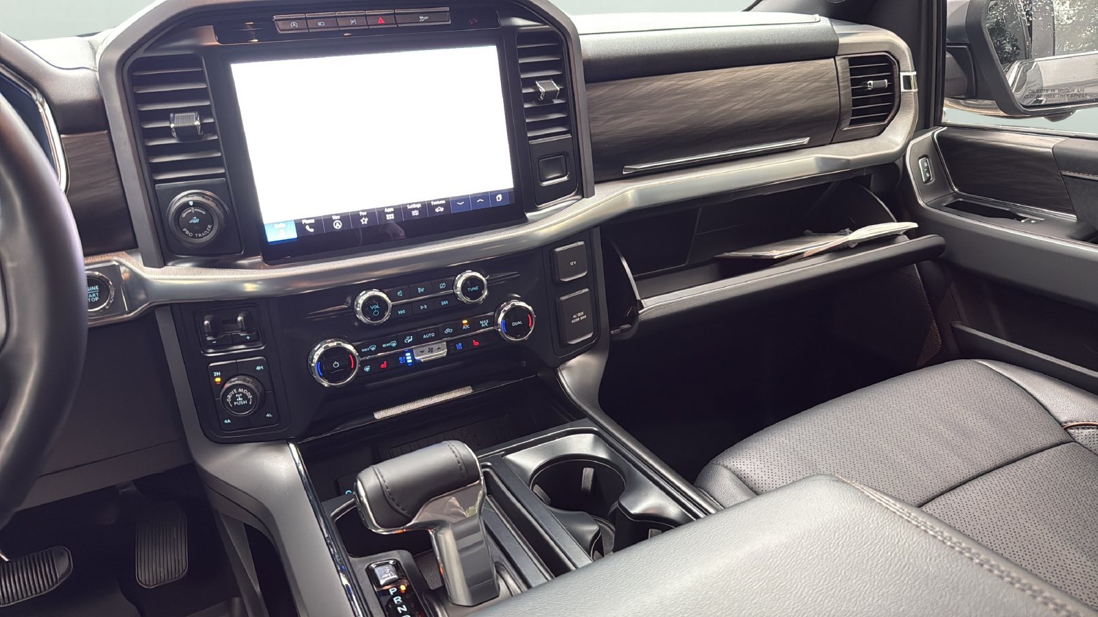 Certified 2024 Ford F150 Lariat w/ Tow/Haul Package AWD/4WD image 18