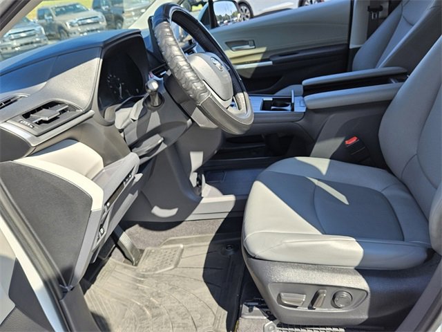 Used 2023 Toyota Sienna XLE image 14