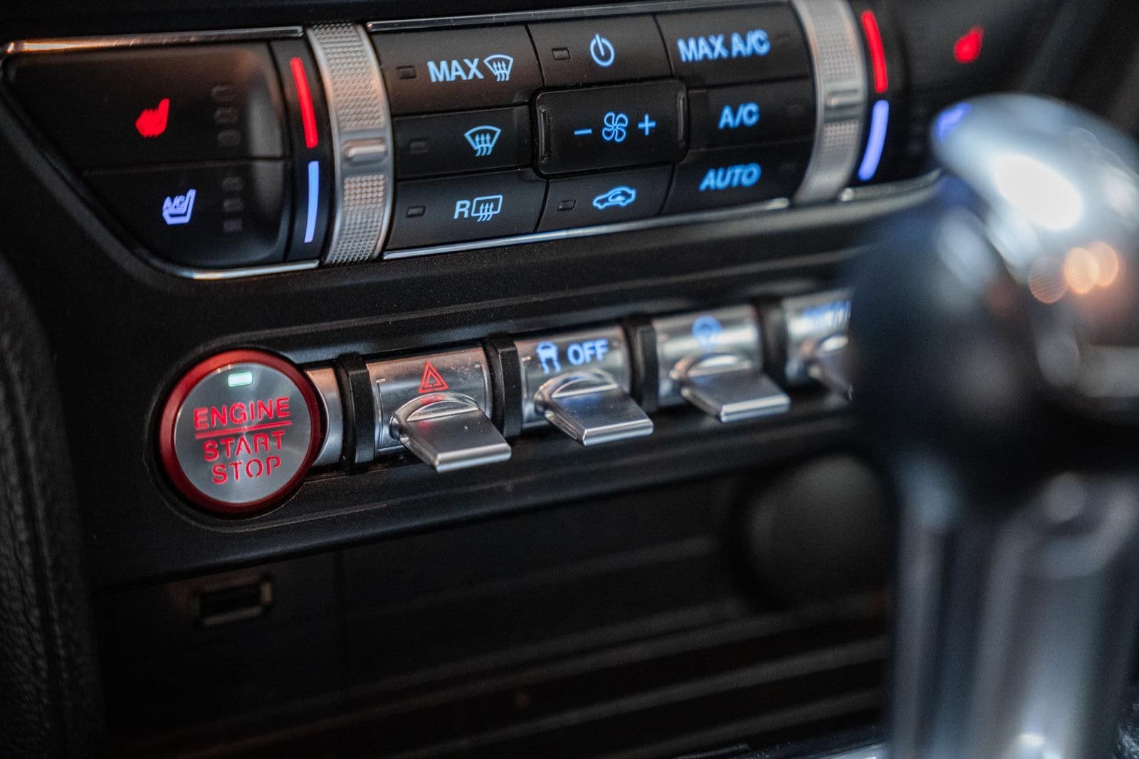 Certified 2020 Ford Mustang Premium RWD image 31
