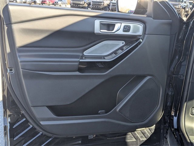 Certified 2023 Ford Explorer Platinum w/ Technology Package image 9