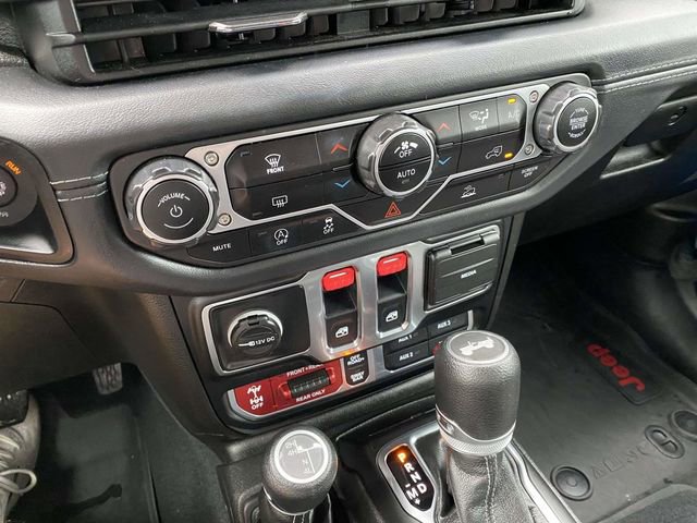 Used 2024 Jeep Wrangler Rubicon w/ Technology Group AWD/4WD image 17