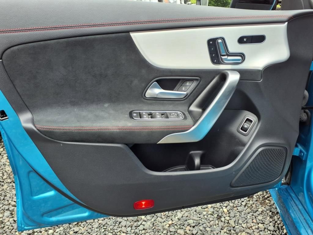 Used 2024 Mercedes-Benz CLA 250 4MATIC image 13