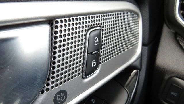 Certified 2022 Ford Explorer ST-Line w/ Class IV Trailer Tow Package image 29