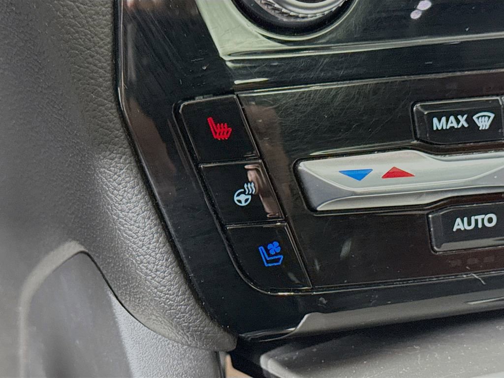 Certified 2022 Ford Explorer Limited w/ Equipment Group 301A image 21