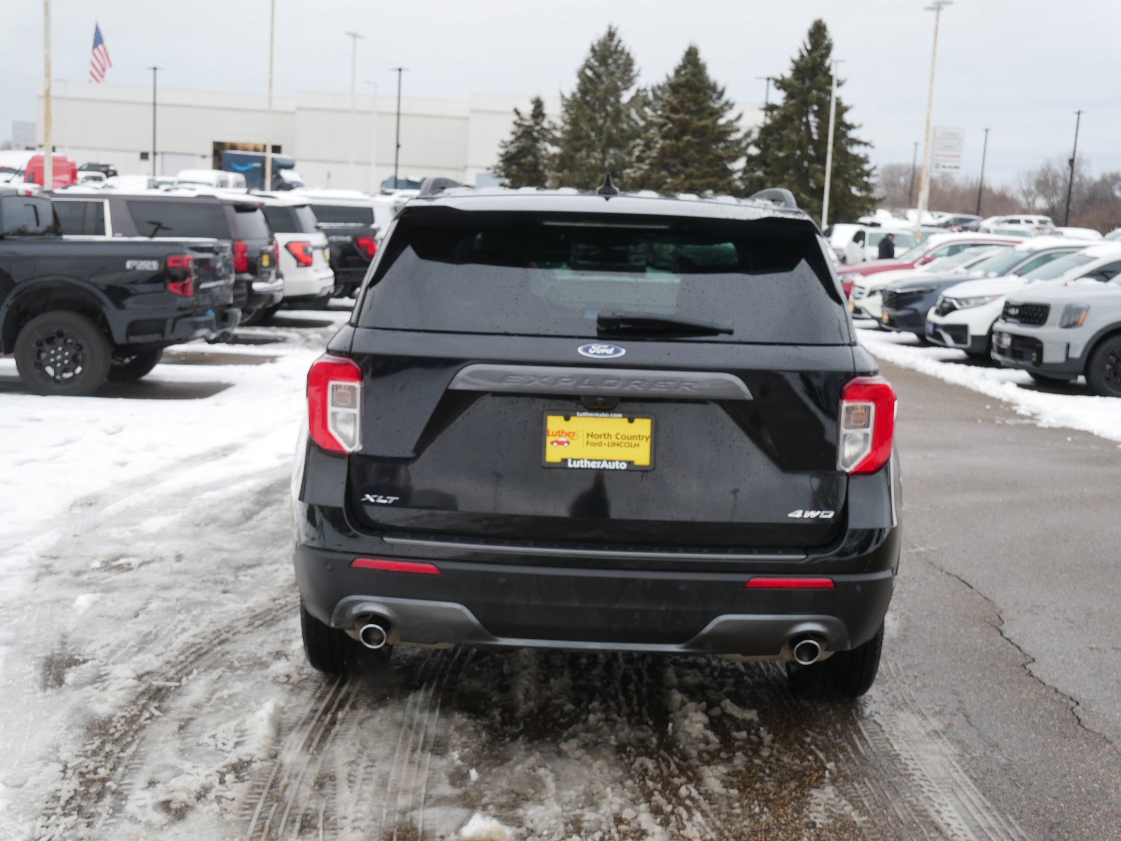 Certified 2023 Ford Explorer XLT w/ Equipment Group 202A image 5