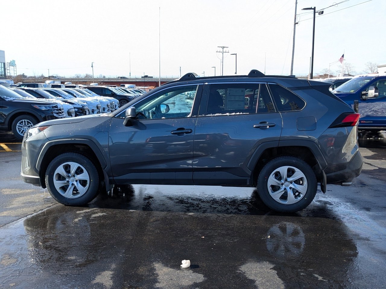 Used 2021 Toyota RAV4 LE image 2