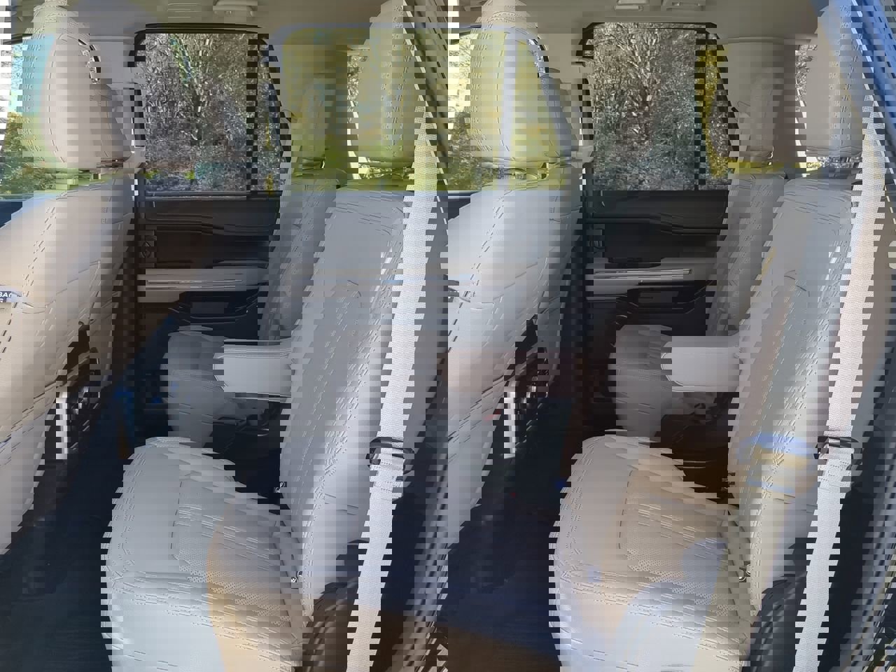 Certified 2024 Ford Expedition Limited image 12