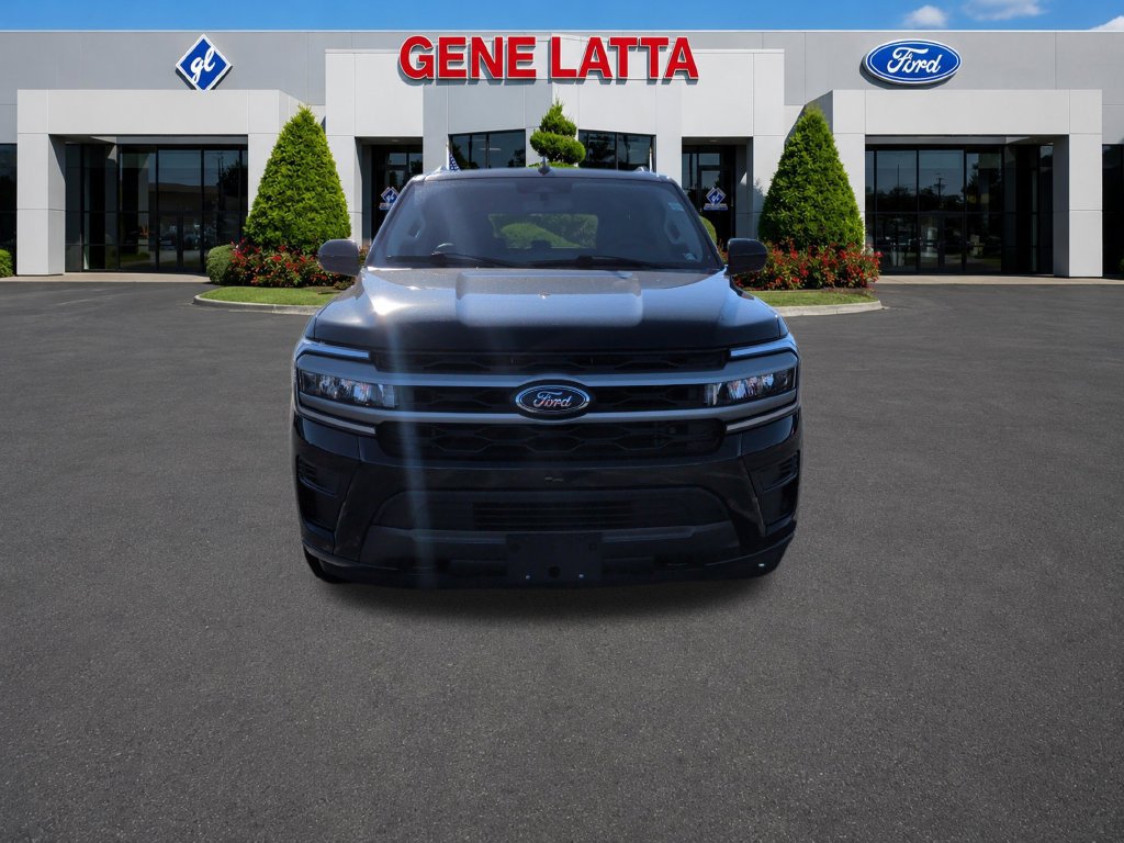 Certified 2022 Ford Expedition XLT AWD/4WD image 2