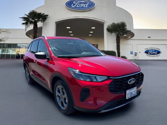 Certified 2025 Ford Escape ST-Line w/ Equipment Group 301A FWD image 4