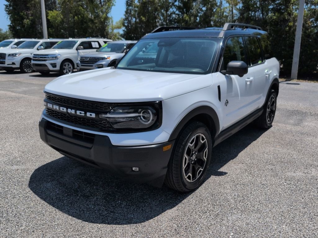 Certified 2025 Ford Bronco Sport Outer Banks w/ Outer Banks Tech Package+ AWD/4WD image 6