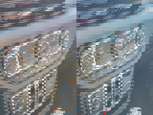 Used 2025 Jeep Gladiator Sport AWD/4WD image 21