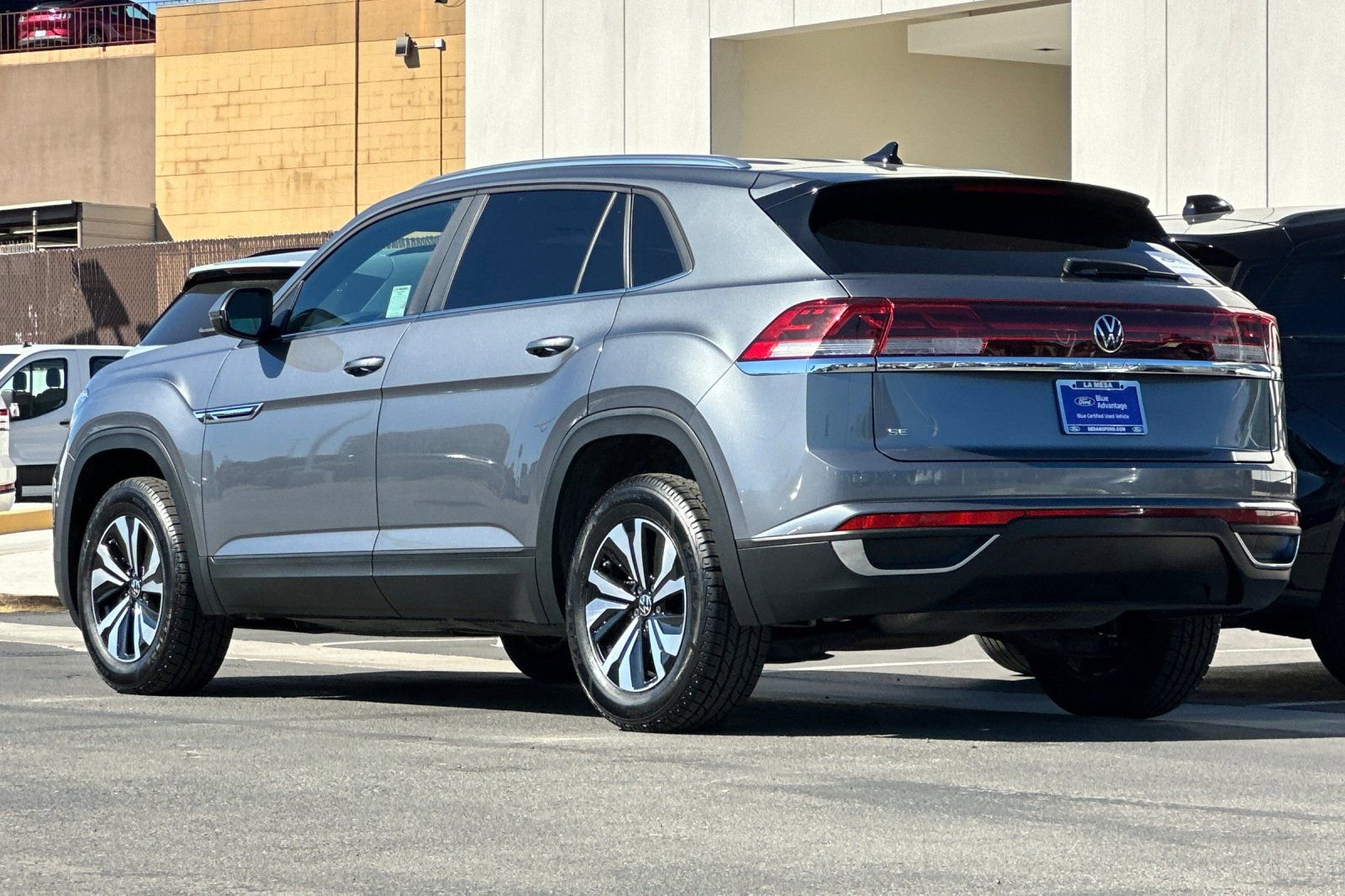 Used 2024 Volkswagen Atlas Cross Sport SE image 5