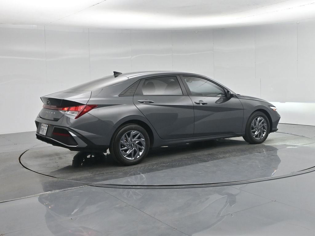Used 2024 Hyundai Elantra SEL image 6